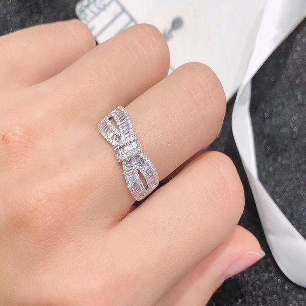 cluster rings noble fashion square zircon cross s925 sterling silver ring original brand jewelry logo exquisite female gift, Golden;silver
cluster rings noble fashion square zircon cross s925 sterling silver ring original brand jewelry logo exquisite female gift, Golden;silver