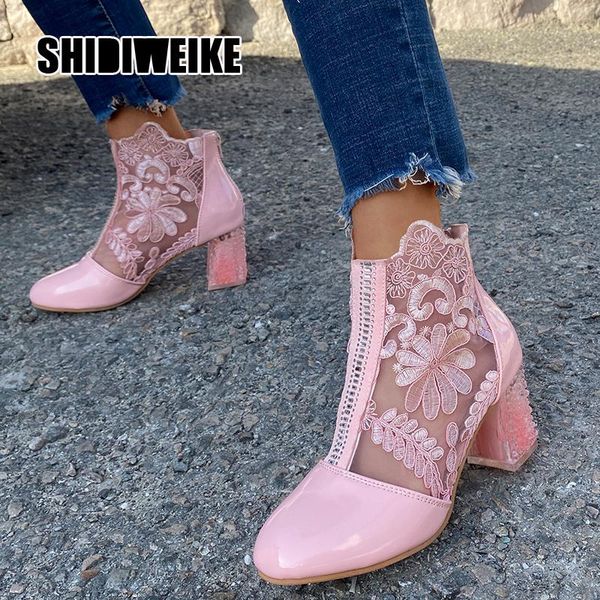 2021 new air mesh embroider summer cool ankle boots women back zip round toe square heels lace flowers cool boots woman vc094, Black
2021 new air mesh embroider summer cool ankle boots women back zip round toe square heels lace flowers cool boots woman vc094, Black