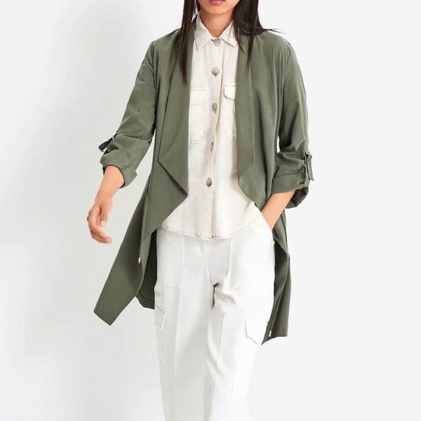 women's trench coats women autumn 2021 fashion light weight material drawstring casual modern lady coat, Tan;black 
women's trench coats women autumn 2021 fashion light weight material drawstring casual modern lady coat, Tan;black