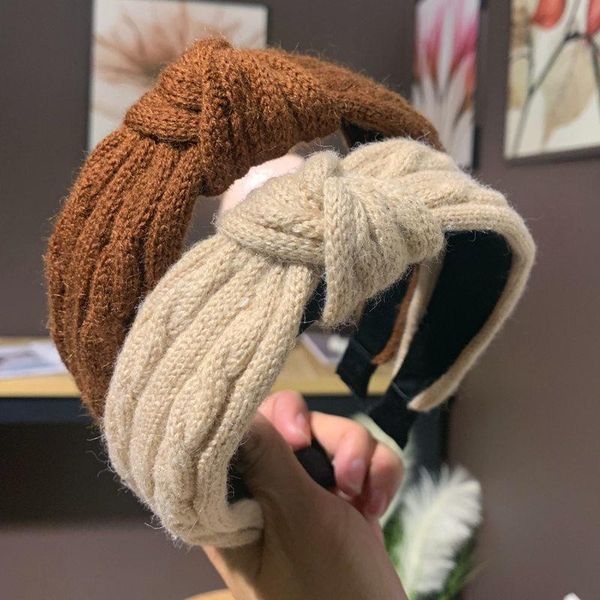 hair accessories autumn winter woolen headband women korean knitting wide hairband wash face wild knotted
hair accessories autumn winter woolen headband women korean knitting wide hairband wash face wild knotted