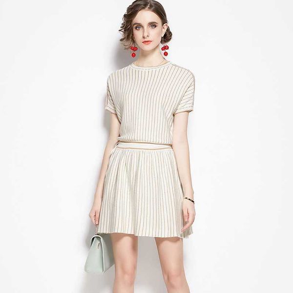 gold stripe stitching knitted cotton dress waist slimming elegant women o-neck short sleeve mini sweater dress 210529, Black;gray
gold stripe stitching knitted cotton dress waist slimming elegant women o-neck short sleeve mini sweater dress 210529, Black;gray