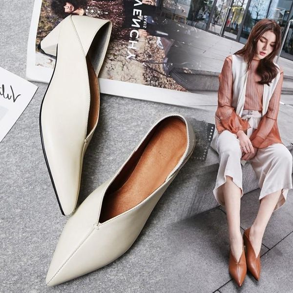 dress shoes 2021 korean granny elegant thick heel v-mouth pointed single leather lazy, Black
dress shoes 2021 korean granny elegant thick heel v-mouth pointed single leather lazy, Black