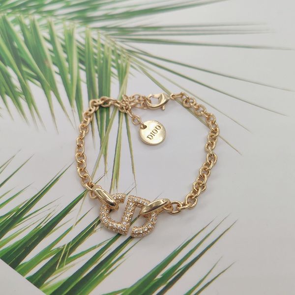 2021 letter inlaid brass s925 silver needle temperament necklace female earrings suit
2021 letter inlaid brass s925 silver needle temperament necklace female earrings suit