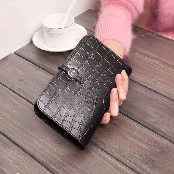 bags wallet backpack 2021 women's long hand bag with wind attached separate small card stone grain cowhide passport, Black;red 
bags wallet backpack 2021 women's long hand bag with wind attached separate small card stone grain cowhide passport, Black;red