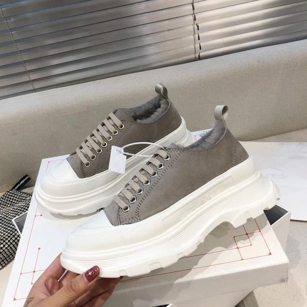 luxury designer tread slick womens low boots lace up casual shoes triple platform sneakers with box, Black
luxury designer tread slick womens low boots lace up casual shoes triple platform sneakers with box, Black