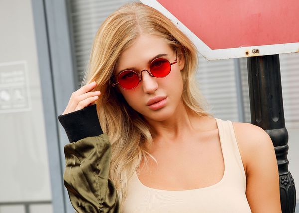 2 round small eyes new sunglasses men and women fashion wear glasses trendy sunglasses, White;black
2 round small eyes new sunglasses men and women fashion wear glasses trendy sunglasses, White;black