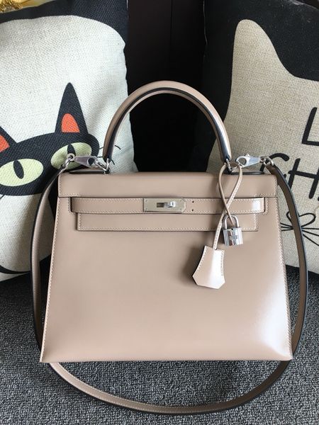 wholesale brand totes fully handmade quality box leather handbag25cm luxury purse grey black red colors after payment about 15-20days to
wholesale brand totes fully handmade quality box leather handbag25cm luxury purse grey black red colors after payment about 15-20days to