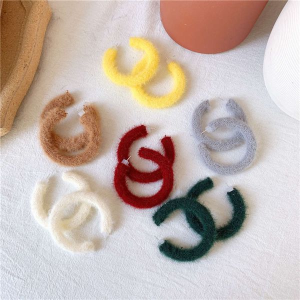 hbp fashion south korea dongdamen autumn and winter flocked s925 silver needle exaggerated color wool face large earrings
hbp fashion south korea dongdamen autumn and winter flocked s925 silver needle exaggerated color wool face large earrings