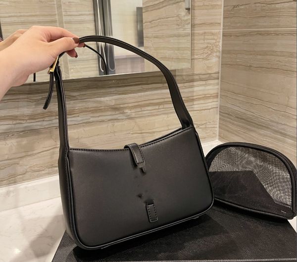 hand bag travel designer toiletry pouch 2021 fashion makeup-bag clutch women leather waterproof cosmetic bags with box for lady
hand bag travel designer toiletry pouch 2021 fashion makeup-bag clutch women leather waterproof cosmetic bags with box for lady