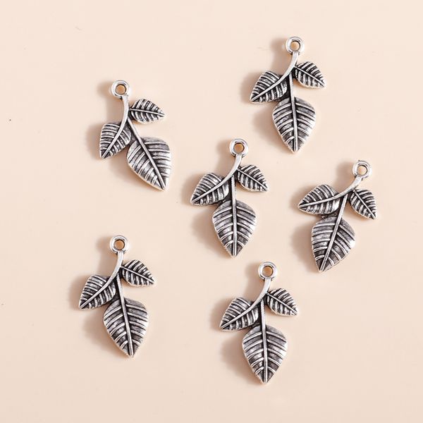 20pcs/lot 14*23mm trendy clover charms fit necklaces pendants bracelets alloy tree leaf charms handmade diy jewelry accessories, Bronze;silver
20pcs/lot 14*23mm trendy clover charms fit necklaces pendants bracelets alloy tree leaf charms handmade diy jewelry accessories, Bronze;silver