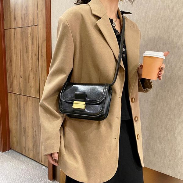 cross body simply crossbody bags pu leather soft casual envelope purse saddle lady travel small handbags for women 2021
cross body simply crossbody bags pu leather soft casual envelope purse saddle lady travel small handbags for women 2021