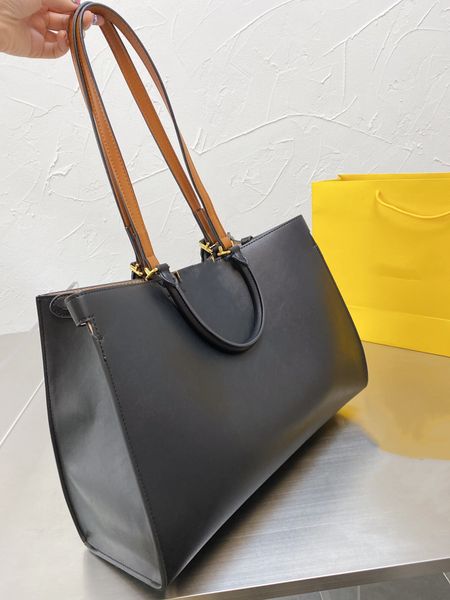 shopping bag, tote bag and very practical joker light durable classic able to bear or endure look the capacity is also big black plain
shopping bag, tote bag and very practical joker light durable classic able to bear or endure look the capacity is also big black plain