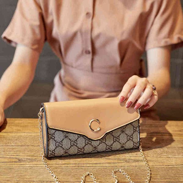 2022 factory wholesale handbag contrast printing chain small square bag single shoulder bag mobile phone women
2022 factory wholesale handbag contrast printing chain small square bag single shoulder bag mobile phone women