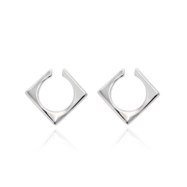 2021 new design light luxury niche minimalist stud ear clip without pierced trend fashion cool square earrings titanium steel jewelry, Golden;silver
2021 new design light luxury niche minimalist stud ear clip without pierced trend fashion cool square earrings titanium steel jewelry, Golden;silver