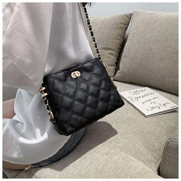 shoulder bags fashion female pu leather women's crossbody bag luxury designer lingge handbags chains
shoulder bags fashion female pu leather women's crossbody bag luxury designer lingge handbags chains