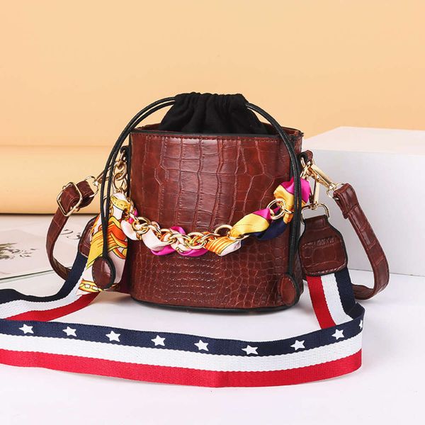 hbp stone women's 2021 new fashion mini bucket wide strap single shoulder messenger bag
hbp stone women's 2021 new fashion mini bucket wide strap single shoulder messenger bag