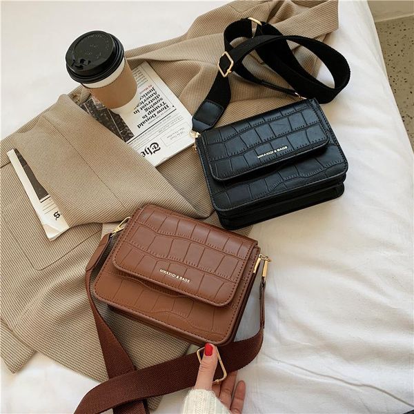cross body french small crowd bag female messenger 2021 trend line retro square net red broadband shoulder
cross body french small crowd bag female messenger 2021 trend line retro square net red broadband shoulder