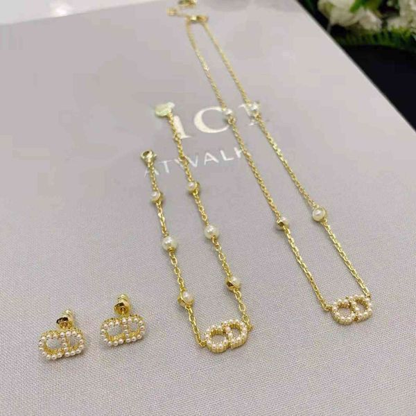 factory specials aa pearl letter bracelet women's diamond simple bracelet x2y4, Golden
factory specials aa pearl letter bracelet women's diamond simple bracelet x2y4, Golden