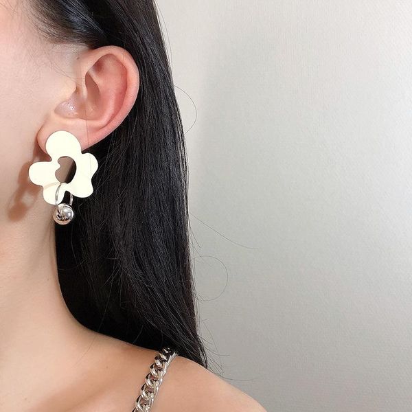 dangle & chandelier hollow out big irregular flower ball drop earrings personality fashion jewelry pendientes mujer white blue, Silver
dangle & chandelier hollow out big irregular flower ball drop earrings personality fashion jewelry pendientes mujer white blue, Silver