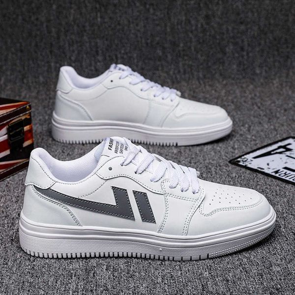 2021 designer spring fashion versatile outdoor sports small white shoes men's low casual breathable high soledtraining sneakers
2021 designer spring fashion versatile outdoor sports small white shoes men's low casual breathable high soledtraining sneakers