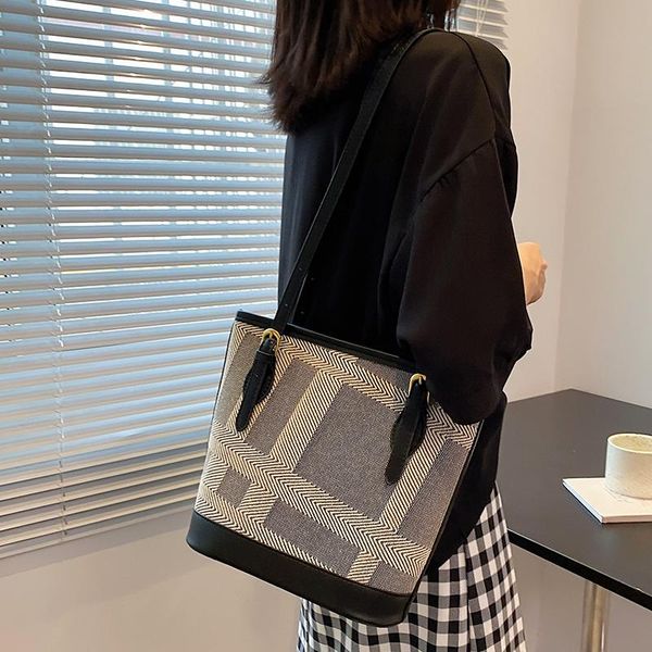 evening bags fashion women pu leather handbags small shoulder ladies purse messenger designer female travel tote bag
evening bags fashion women pu leather handbags small shoulder ladies purse messenger designer female travel tote bag
