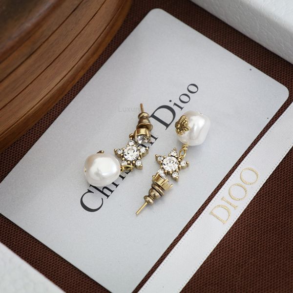 fashion design luxury jewelry earrings chir dd family pearl female 2021 dijia net red diamond bee, Golden
fashion design luxury jewelry earrings chir dd family pearl female 2021 dijia net red diamond bee, Golden