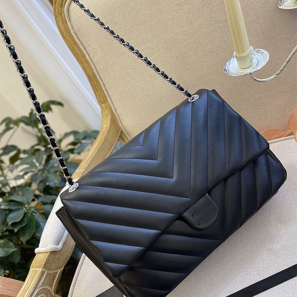 2021 high-end girl clamshell fashion bags 2 color big brand chain texture luxury outdoor sacoche designer handbag wallet messenger bag cross
2021 high-end girl clamshell fashion bags 2 color big brand chain texture luxury outdoor sacoche designer handbag wallet messenger bag cross