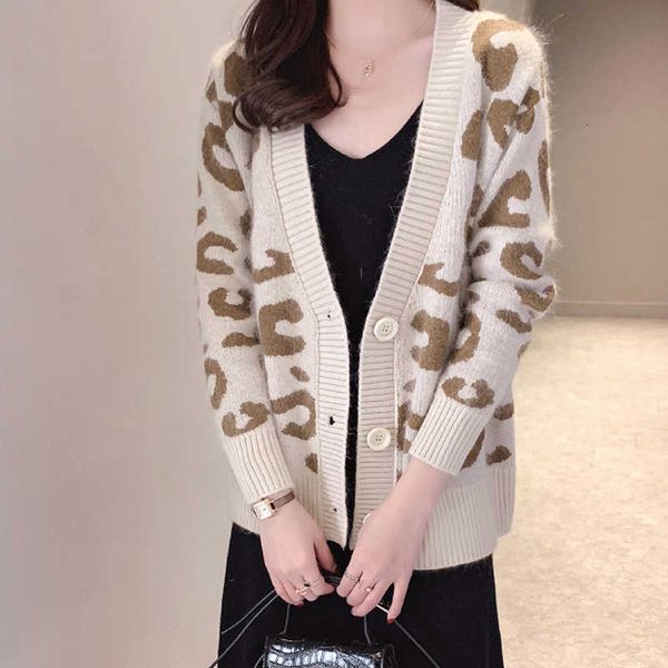 women's sweaters autumn spring women deep v-neck long sleeve female cardigan with buttons casual ladies sweater for outwear o92y, White;black
women's sweaters autumn spring women deep v-neck long sleeve female cardigan with buttons casual ladies sweater for outwear o92y, White;black