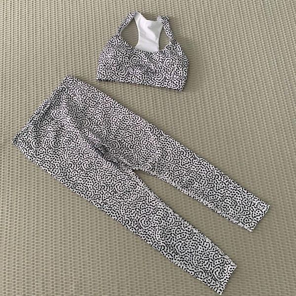 yoga outfit women's tracksuit set female clothing seamless sport high waist tight pants leggings padded bra fitness workout suit
yoga outfit women's tracksuit set female clothing seamless sport high waist tight pants leggings padded bra fitness workout suit
