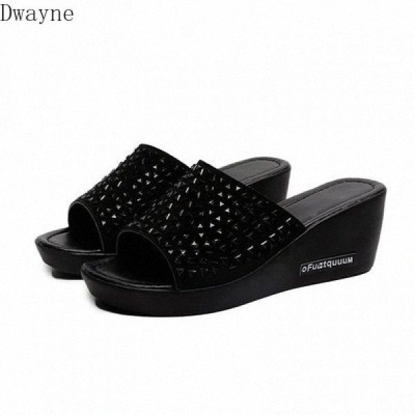 2020 new slippers women summer fashion wear muffin thick bottom word beach shoes wedge heel rhinestone sandals and slippers e9zk#, Black
2020 new slippers women summer fashion wear muffin thick bottom word beach shoes wedge heel rhinestone sandals and slippers e9zk#, Black