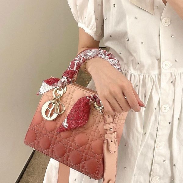 21 new 4-grid gradual change lambskin lady princess bag designers bags ysj
21 new 4-grid gradual change lambskin lady princess bag designers bags ysj