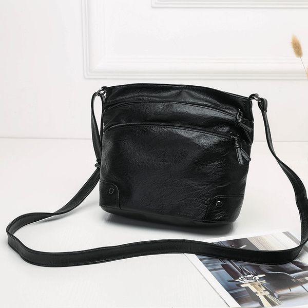 womens bag 2020 new fashion messenger bag lady retro soft leather multi-layer zipper shoulder bag, Black;red
womens bag 2020 new fashion messenger bag lady retro soft leather multi-layer zipper shoulder bag, Black;red