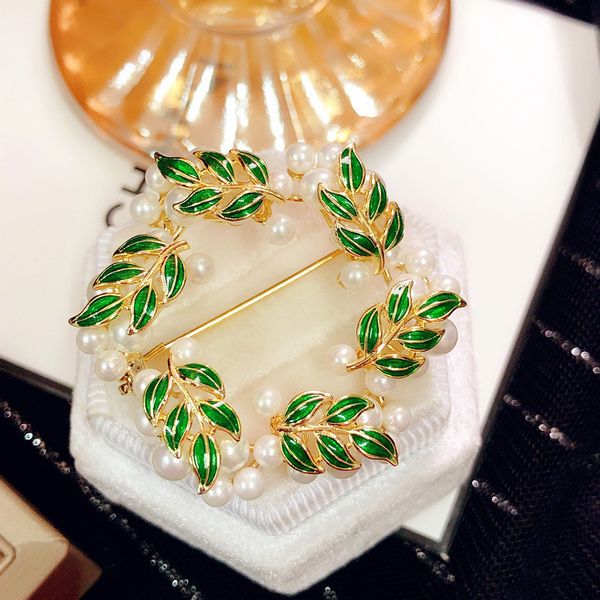 brooches for women round pearl shirt pins green leaves badges clothes lapel enamel brooch badge fine jewelry gift drop, Gray
brooches for women round pearl shirt pins green leaves badges clothes lapel enamel brooch badge fine jewelry gift drop, Gray