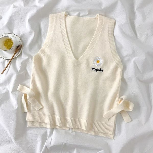 sleeveless woman's waistcoat korean spring embroidered short-daisy with low-cut v-sweater vest y593 b958, White;black
sleeveless woman's waistcoat korean spring embroidered short-daisy with low-cut v-sweater vest y593 b958, White;black