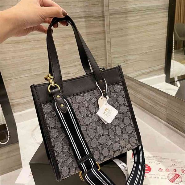 bag female 2021 european and american fashion temperament portable one shoulder messenger bag net red star luxuryss designerss yw
bag female 2021 european and american fashion temperament portable one shoulder messenger bag net red star luxuryss designerss yw