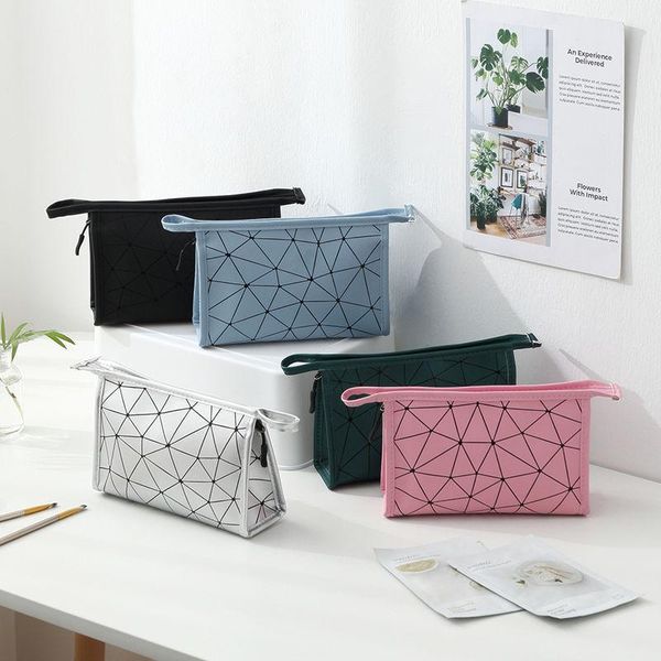 2021 portable women cosmetic bag rhombic high-capacity pu leather makeup bags geometric toiletry beauty case waterproof pouch
2021 portable women cosmetic bag rhombic high-capacity pu leather makeup bags geometric toiletry beauty case waterproof pouch