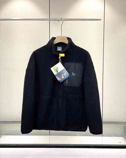 autumn and winter men's casual warm lamb wool stand collar cardigan coat selling arc men's jacket 45892, Black;brown
autumn and winter men's casual warm lamb wool stand collar cardigan coat selling arc men's jacket 45892, Black;brown
