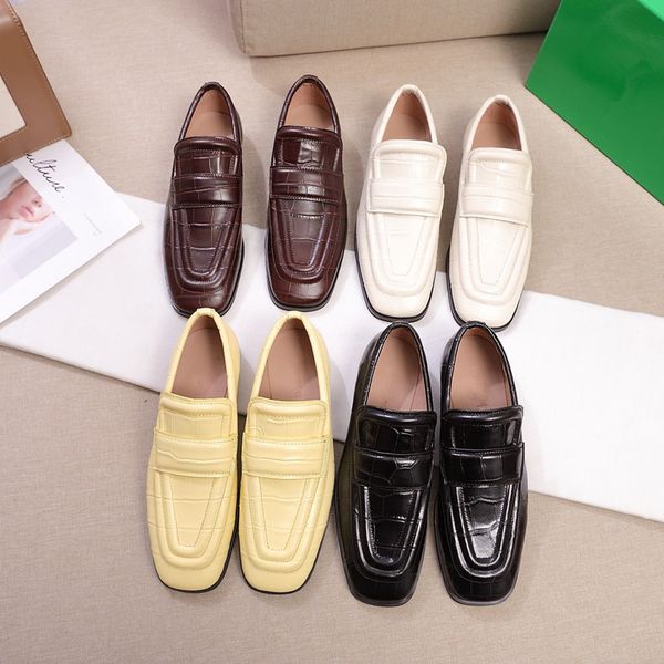 2021 fashion high-quality leather neutral single shoes made of all calfskin retro crocodile pattern neutral, Black
2021 fashion high-quality leather neutral single shoes made of all calfskin retro crocodile pattern neutral, Black