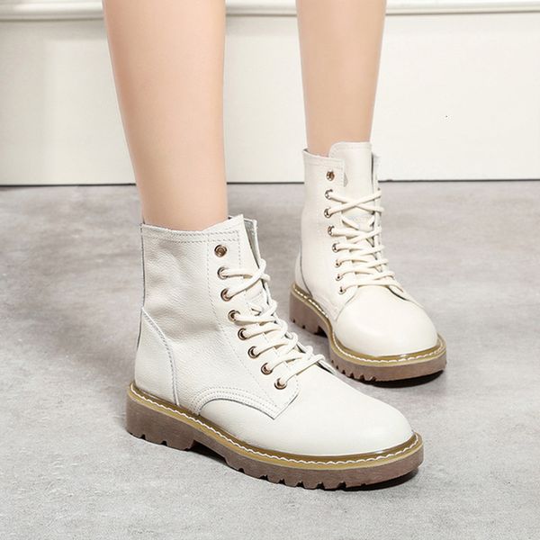 2021 martins winter end carousel real leather rubber part of the military competition women boots shoes 7937, Black
2021 martins winter end carousel real leather rubber part of the military competition women boots shoes 7937, Black