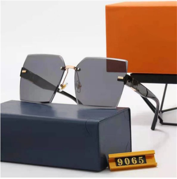 designer brand high-end sunglasses outdoor sports sunshade full frame fashion classic anti ultraviolet universal glasses men and women 5 col, White;black
designer brand high-end sunglasses outdoor sports sunshade full frame fashion classic anti ultraviolet universal glasses men and women 5 col, White;black