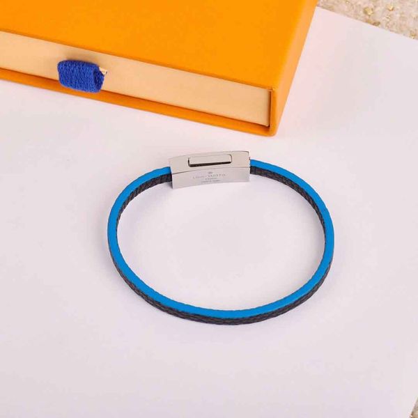 luxurious quality genuine leather in blue and black color for women wedding jewelry gift with box ps4104, Golden;silver
luxurious quality genuine leather in blue and black color for women wedding jewelry gift with box ps4104, Golden;silver