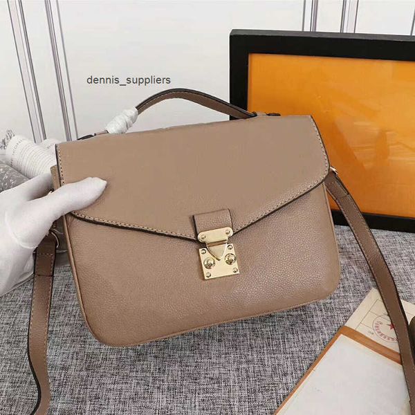 designer luxury bag newset classic messenger women totes bags lady purse shoulder handbag crossbody bag real leather women's leather ha
designer luxury bag newset classic messenger women totes bags lady purse shoulder handbag crossbody bag real leather women's leather ha