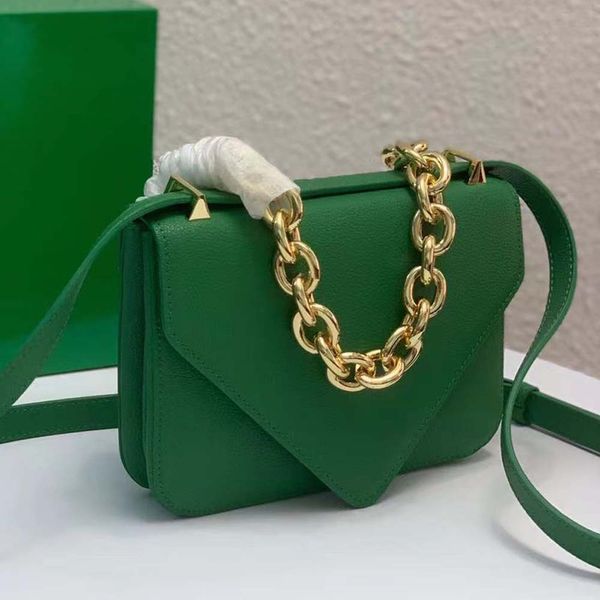 2021 chain crossbody bag fashion cowhide handbag designer handbags luxury flap shoulder bags female shoulderbag size 21*15*6cm
2021 chain crossbody bag fashion cowhide handbag designer handbags luxury flap shoulder bags female shoulderbag size 21*15*6cm
