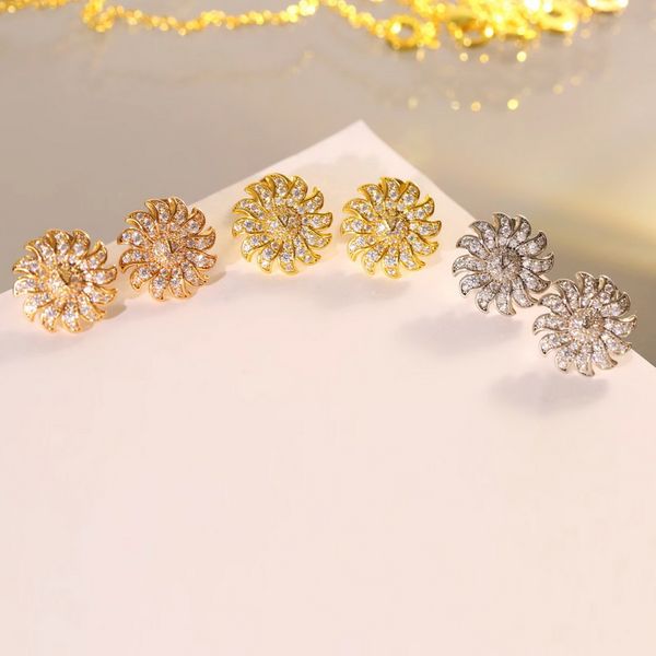 europe america fashion style earring lady womens gold/silver/rose-color metal engraved v initials full diamond sun flower stud earrings, Golden;silver
europe america fashion style earring lady womens gold/silver/rose-color metal engraved v initials full diamond sun flower stud earrings, Golden;silver