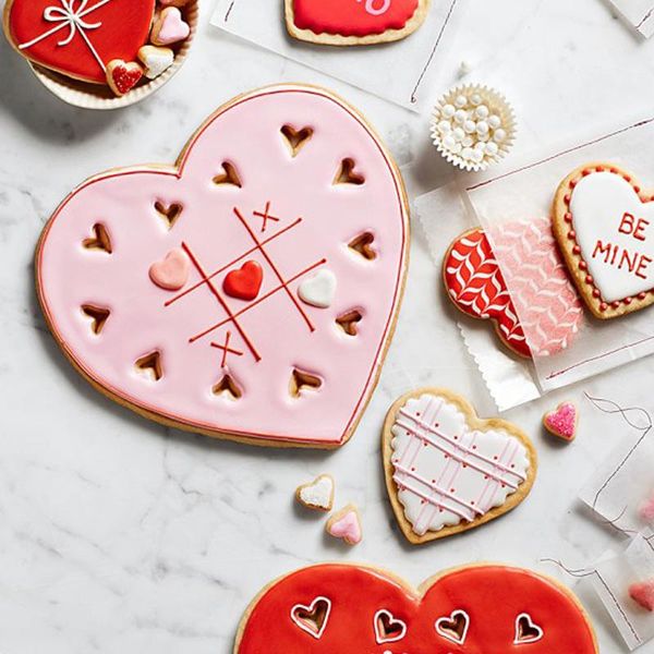 baking moulds cute stainless steel christmas tree snowflake biscuit cutter mold cake decor tool kitchen accessories
baking moulds cute stainless steel christmas tree snowflake biscuit cutter mold cake decor tool kitchen accessories