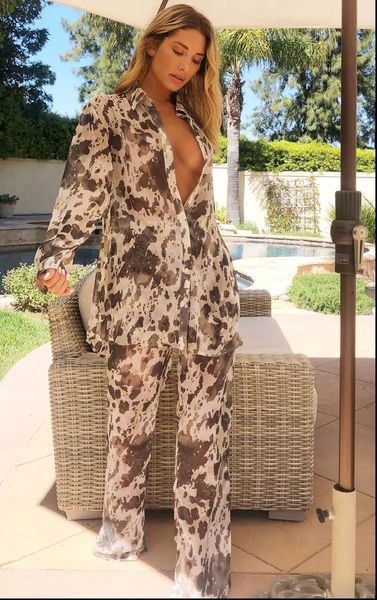 2021 ins internet celebrity famous two pieces women set serpentine blouse and straight pants summer outfits, Gray
2021 ins internet celebrity famous two pieces women set serpentine blouse and straight pants summer outfits, Gray
