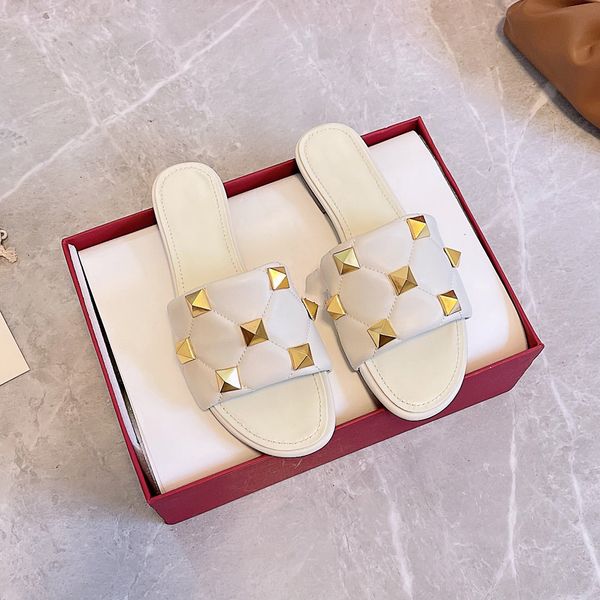 2021 sandals women slipper summer real leather sandal with rivets 5 colors beach slide fashion scuffs indoor shoe size eur 35-42 with box ho, Black
2021 sandals women slipper summer real leather sandal with rivets 5 colors beach slide fashion scuffs indoor shoe size eur 35-42 with box ho, Black