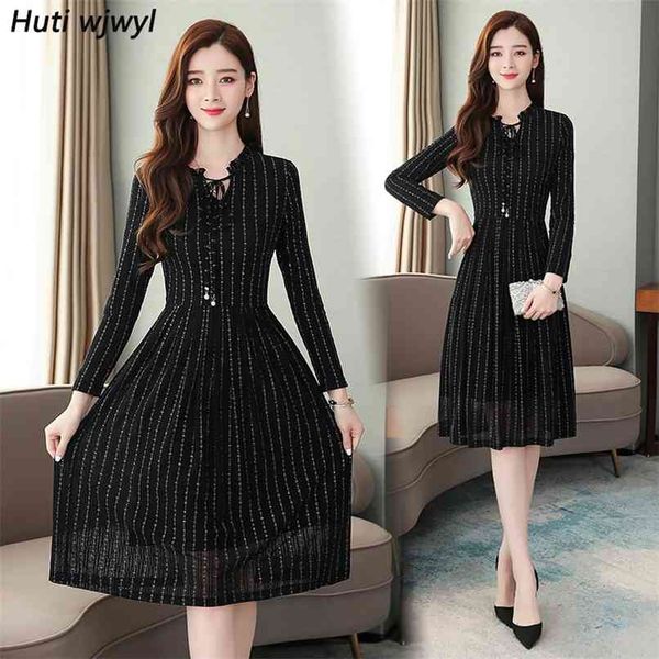 vintage black lace mesh midi dress autumn winter 3xl plus size long sleeve elegant women bodycon party vestidos 210528, Black;gray
vintage black lace mesh midi dress autumn winter 3xl plus size long sleeve elegant women bodycon party vestidos 210528, Black;gray