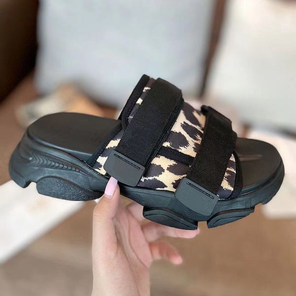 2021 d designer women sandals trifle slippers thick soles slipper hook & loop platform rise magic tape band casual shoes summer personality, Black
2021 d designer women sandals trifle slippers thick soles slipper hook & loop platform rise magic tape band casual shoes summer personality, Black