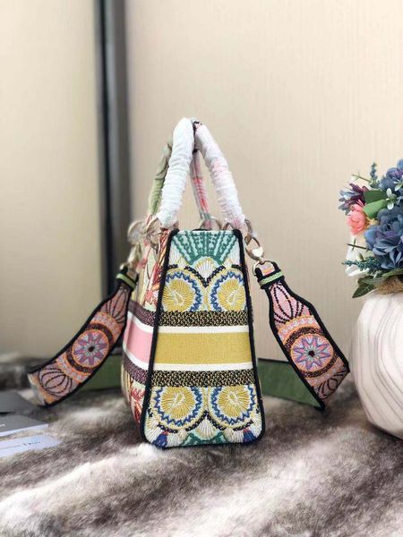 elegance lady d-lite bag fully embroidered totes travel shoulder bag large capacityshopping bag female handmade double-sided retro embroider
elegance lady d-lite bag fully embroidered totes travel shoulder bag large capacityshopping bag female handmade double-sided retro embroider